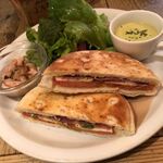 レ・グラン・ザルブル - フォカッチャサンドミラネーゼ