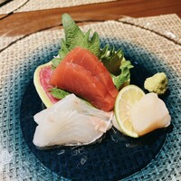 大宮 鮨 いわい - お造り（マグロ、ヒラメ、ホタテ）