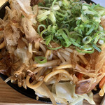 麺処 あきら - ネギのせ焼きそば…ウマし！