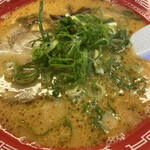 麺処 あきら - ネギ、ラー油投入。