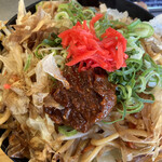 麺処 あきら - 紅生姜、「ピリ辛」味変ウマし！