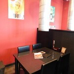 炭火焼肉うしまつ - 店内3