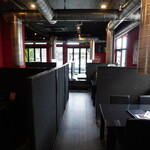 炭火焼肉うしまつ - 店内1