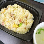 中華美食 トミーズキッチン - 半チャーハン　スープ