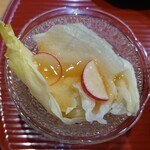 天ぷら とばり - 自家製梅ドレッシングのサラダ