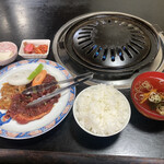 肉の丸長 - 料理写真: