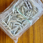 カネヒデ小林商店 - 太しらすをサービスでいただきました　これは食べたことがないよ！