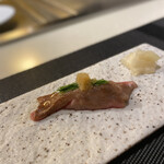 神戸牛 個室 ステーキ 吉祥 - 和牛の炙り肉寿司