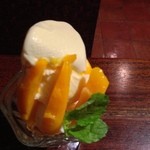 印度料理シタール - マンゴーパフェ