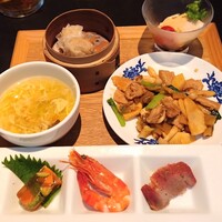 博多華都飯店 - 他に選べるミニ丼とデザート２品が付いて２０００円
