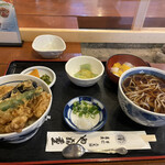 土支田 やぶ重 - 穴子天丼と温蕎麦セット　1,300円也