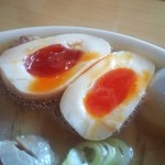 麺屋 ようすけ - 超絶美味い煮玉子は完璧な仕上がり