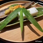 らん亭～ 美日庵 - 余市産のムラサキ海胆と礼文島産のバフン海胆の味比べと胡麻豆富