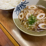 あそこ食堂 - ちくわうどん（なるちゅるうどん）