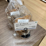 DONQ - パン・オ・フリュイ 1/2 ¥378