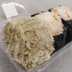口喜 - 買い求めた三種類のおにぎり