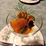 バックシュトゥーベ - 海老とアボカドとオレンジのアンチョビソースがけ。かなり美味(^^)