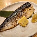 Salt-grilled mackerel set meal