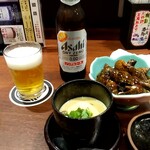 Shounai Uogashi Sakaba Shiosai - ノンアルコールビールとお通しの茶碗蒸し。黒ばい貝の煮付けは別注文。