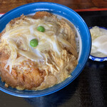 Kandou Shiyokudou - 熱々の卵とじカツ丼はダチョウ倶楽部なら一口