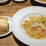 ISO - 港町海鮮パスタ　生ホタテ＆フレッシュトマト(バター醤油ベース)