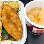 ほっともっと - のり弁当＆豚汁