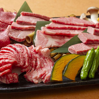 在大阪福岛的老字号餐厅享用优质品牌和牛。正宗的韩国菜也很棒