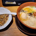 麺龍 炎の杜 - 半チャーハン　330円、黒龍　935円、半熟煮玉子　クーポン