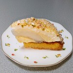 ル・パティシエ・ミエル - エリザベスメロンのタルト (タルト生地の先頭が欠けてしまいました)