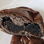 横濱ありあけ本館ハーバーズムーン - ショコラクルミ断面