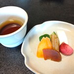 Unagi Ryouri Yoshimune - お茶とお新香