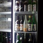 Kihachi - 日本酒の冷蔵庫　常連さんのキープ酒も入ってます