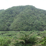 そば処　もくりん - 店近くの山並み①