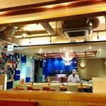 Tsukiji Sushisen - 綺麗な店内