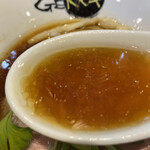 らぁ麺 GEKKA - 色濃いめ　あっさりすっきりしたスープ