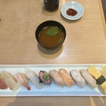Sushi Misakimaru - ランチ寿司十貫