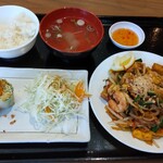 ASIAN DINING Chicken One - 全体図