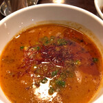 Jinrikisha - 花山椒、自家製ラー油浮かぶ真紅の海老坦々麺スープが旨い！
