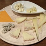 Spanish cheese platter