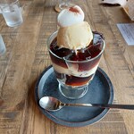 小さな喫茶店 Cheka - コーヒーゼリーパフェ