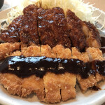 名古屋名物 みそかつ 矢場とん - わらじとんかつ（みそとソースの半々》