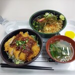 札幌市役所本庁舎食堂 - かつ丼(ソース)&たぬき蕎麦(冷)…。