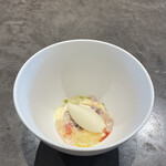 Ode - イチゴ 春菊（白ビールのシャーベットに柑橘系のジュレ）