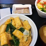 なか卯 - お揚げとニラの玉子丼 味噌汁サラダセット