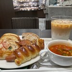 LES DEUX MAGOTS - 