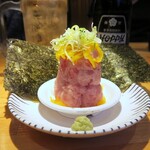 大衆食堂てんぐ大ホール - 海苔巻きとろたくタワー