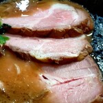 家系ラーメン とらきち家 - チャーシューアップ