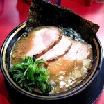 家系ラーメン とらきち家 - チャーシューメン