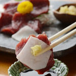 恵比寿 吉乃坐 - 熊本より直送の新鮮な馬刺し(ご予約制)