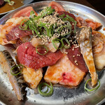 炭火焼肉ホルモン 肉焼屋 福島野田店 - 